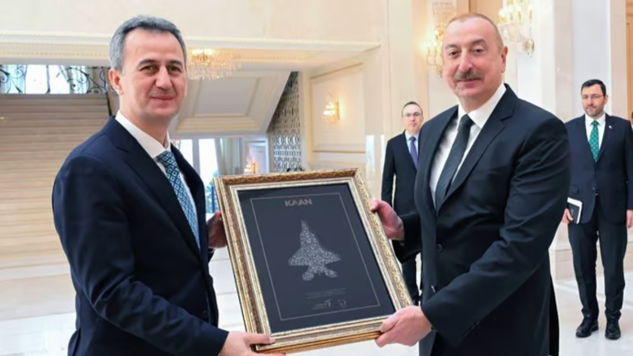 Azerbaijani President Aliyev hosts Turkish defense delegation