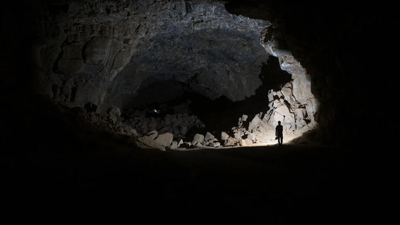 New archaeological finds illuminate ancient human life in Saudi Arabia&#039;s lava tubes
