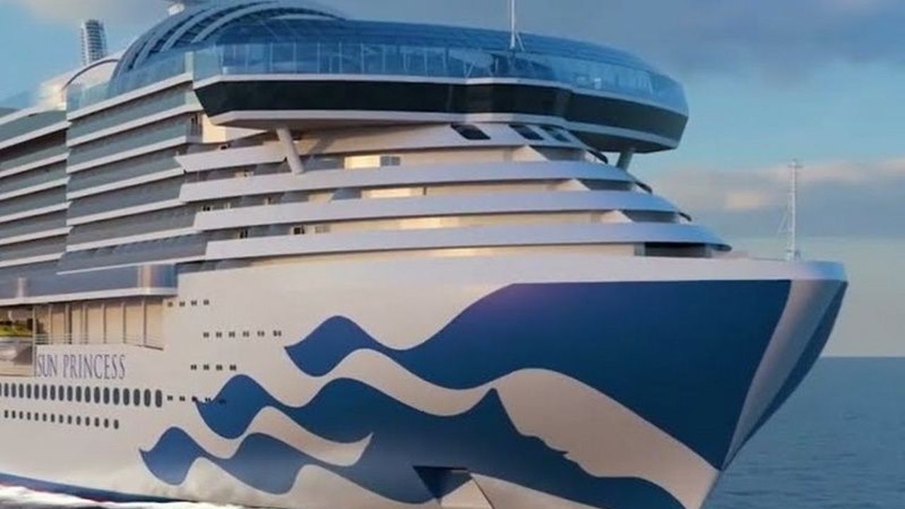 World&#039;s 3rd largest cruise ship arrives in Istanbul