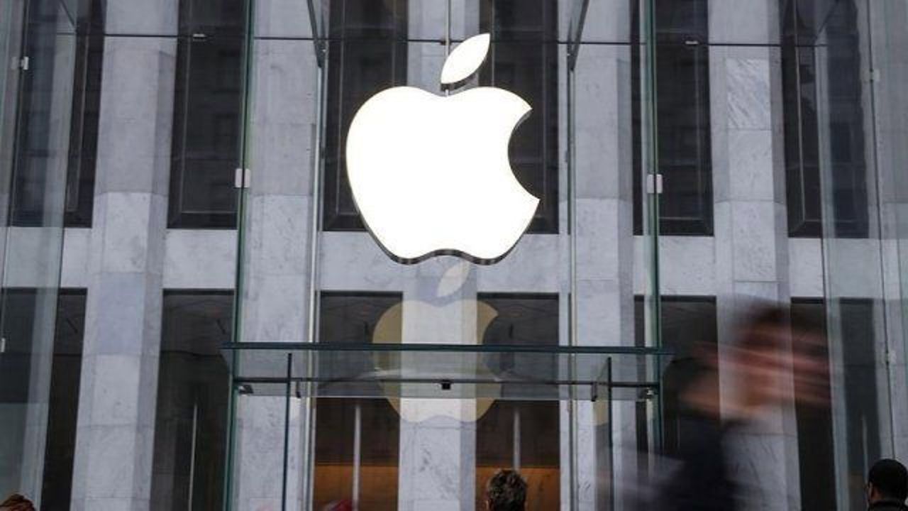 Apple posts record revenue despite slowing iPhone sales