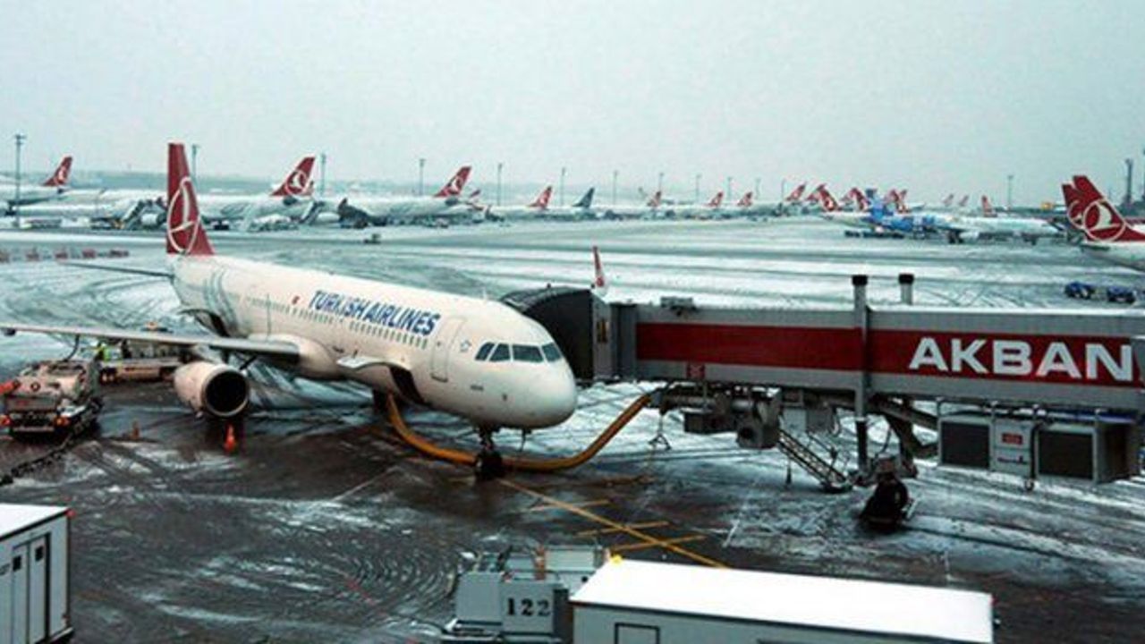 Hundreds of flights canceled in Istanbul during the snowstorm, services back to normal