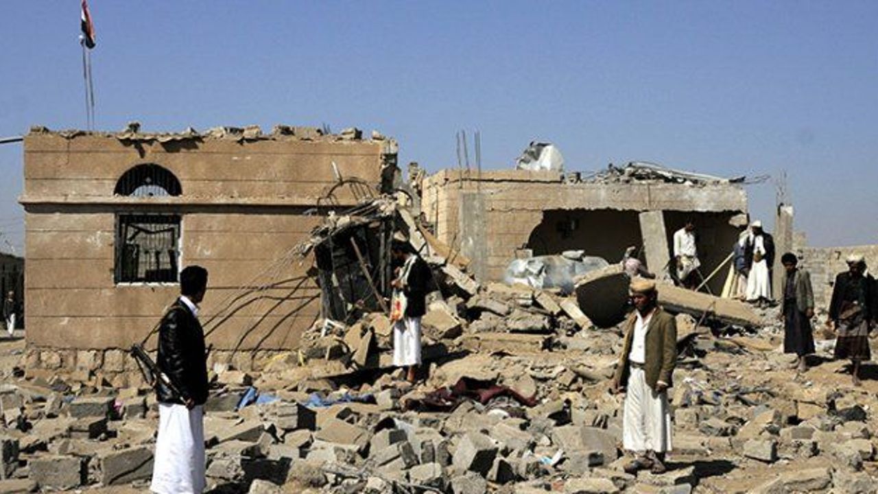 At least 30 killed in clashes near Yemeni capital