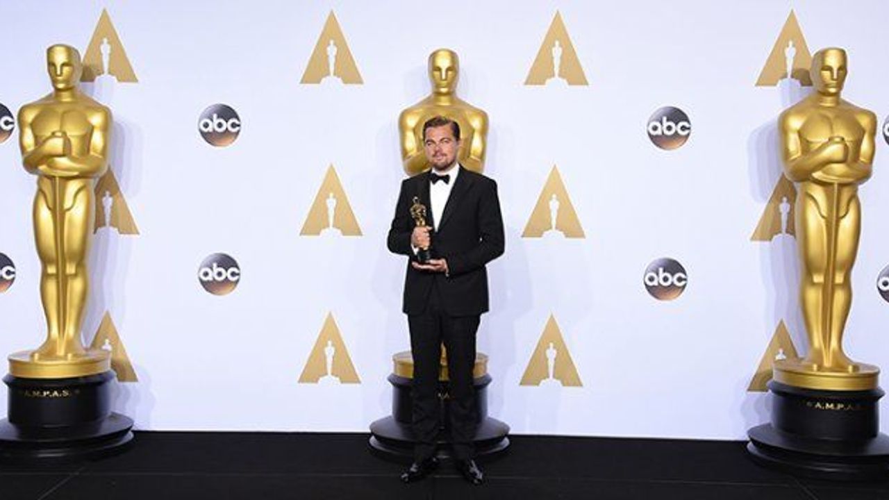 DiCaprio, Spotlight win Oscars