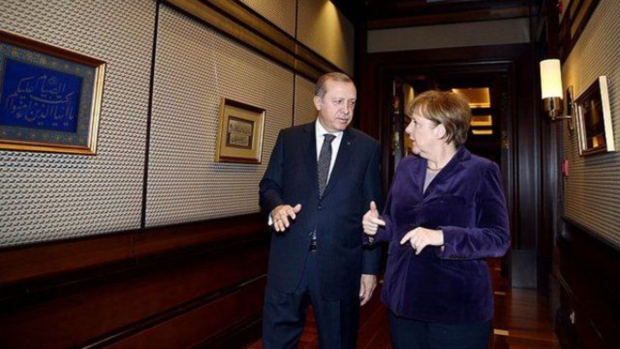 Merkel’s ally: EU should honor deal with Turkey