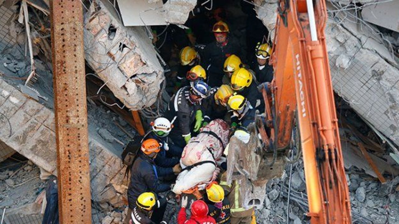 Rescuers search for over 100 missing in Taiwan quake