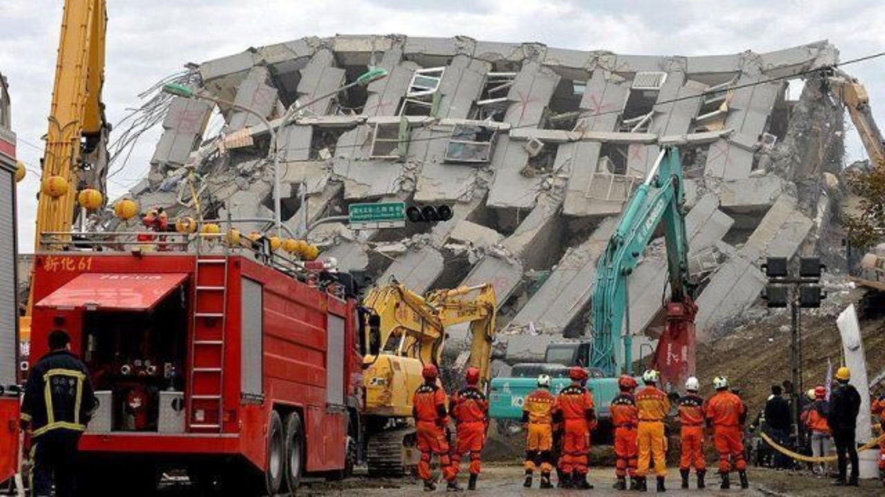Taiwan leaders visit memorial ceremony for quake victims