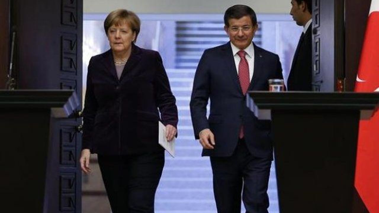 Turkey, Germany sign deal to fight migrant smuggling