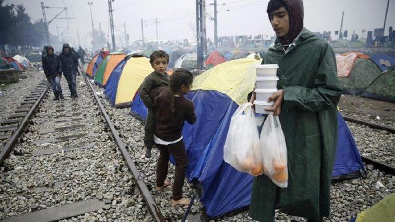Closure of &#039;Balkan route&#039; traps refugees in Greece