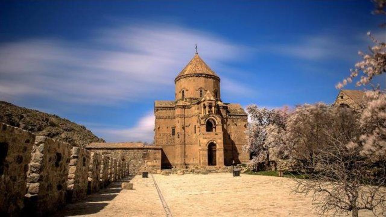 Experts volunteer to save non-Muslim heritage in Turkey