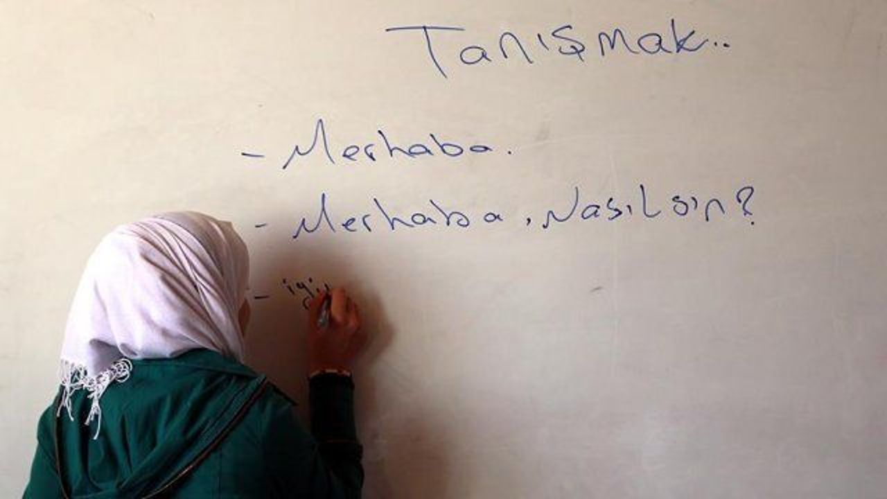 Thousands of Syrian kids to learn Turkish in Istanbul