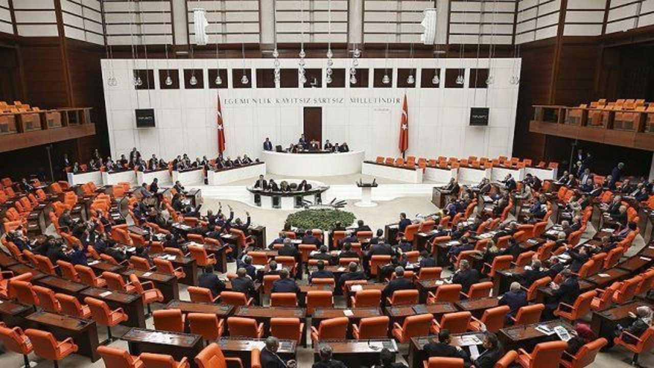 PM Davutoglu reveals timeframe for new draft constitution