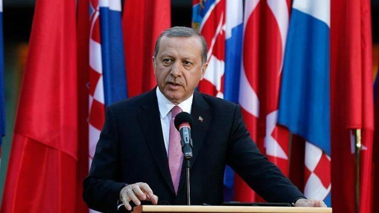 President Erdogan urges West to help with refugees