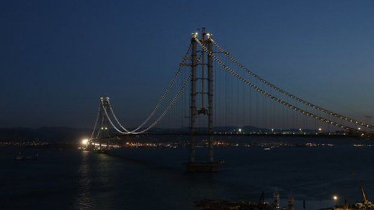 Turkish leaders praise new Izmit Bay Bridge