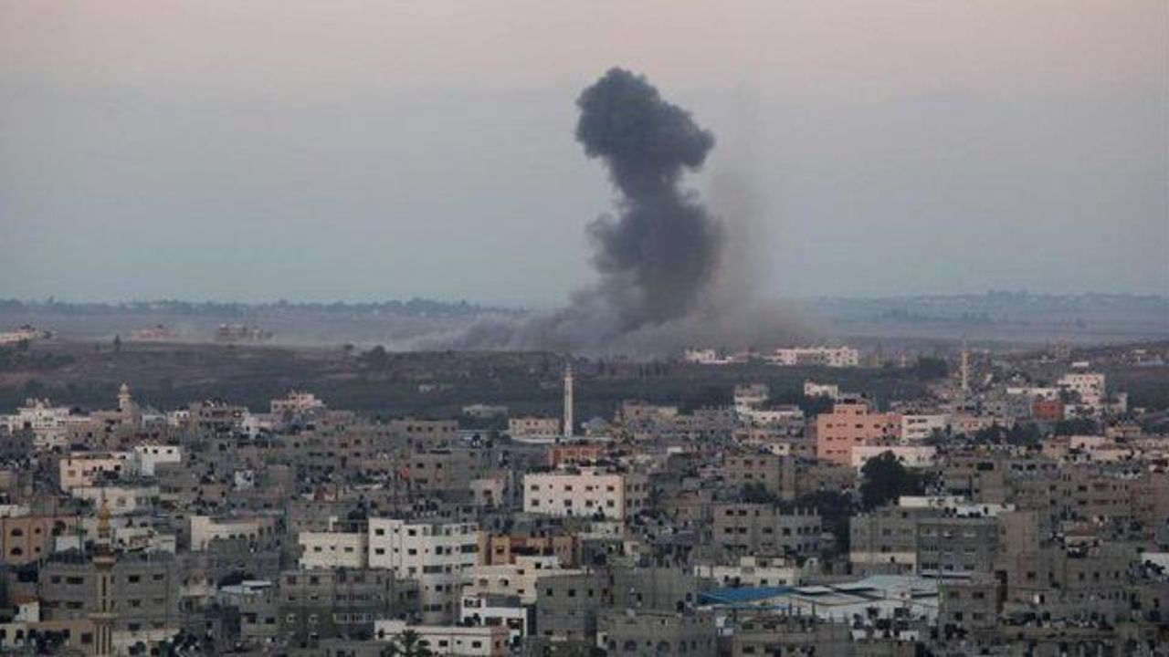 Israeli warplanes carry out raids in Gaza Strip