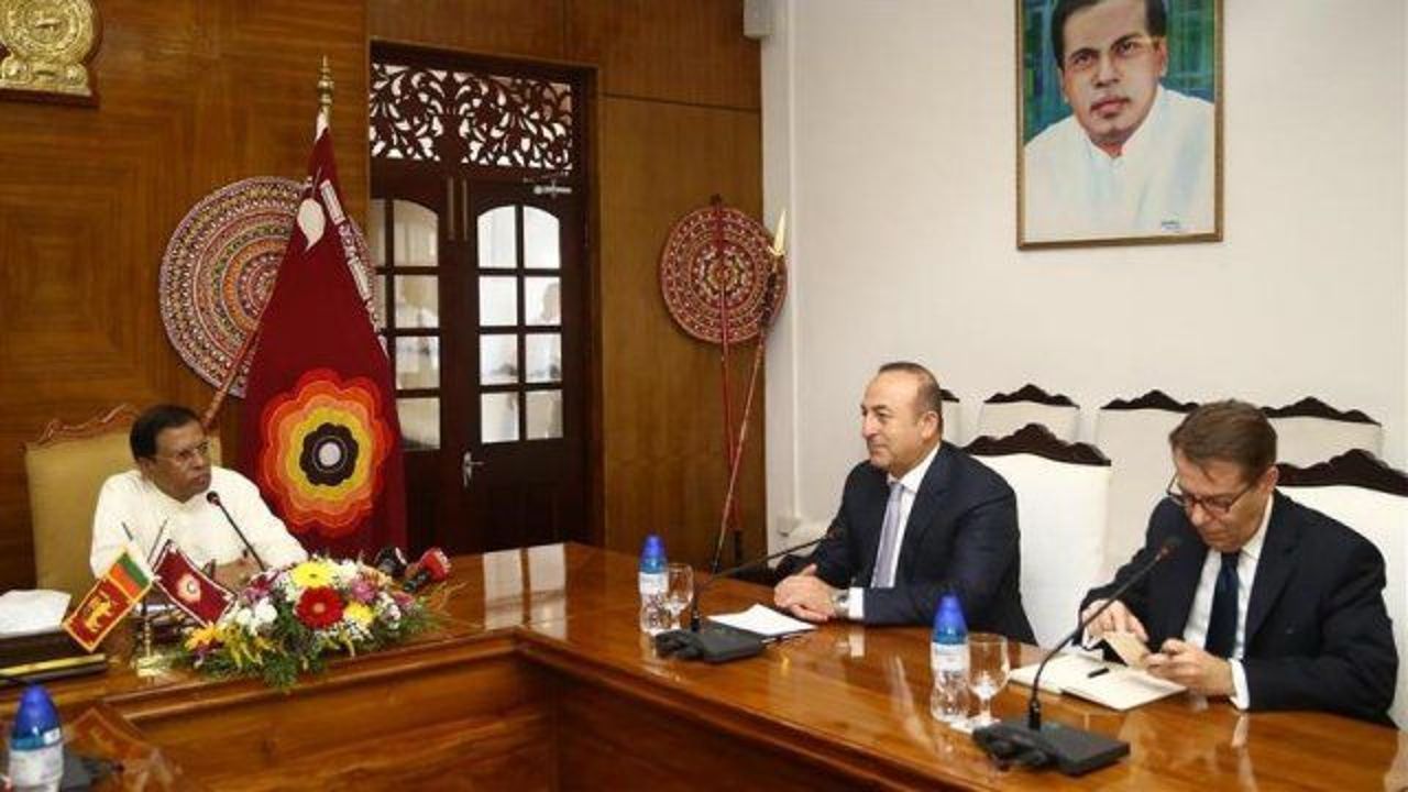 FM Cavusoglu meets Sri Lankan counterpart in Colombo