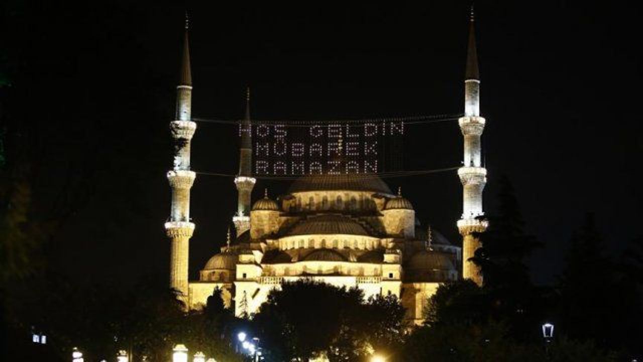 Istanbulites make ready for Ramadan resolutions