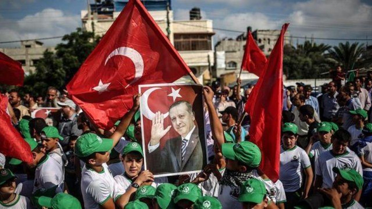Arabs rally to celebrate defeat of Turkey coup attempt