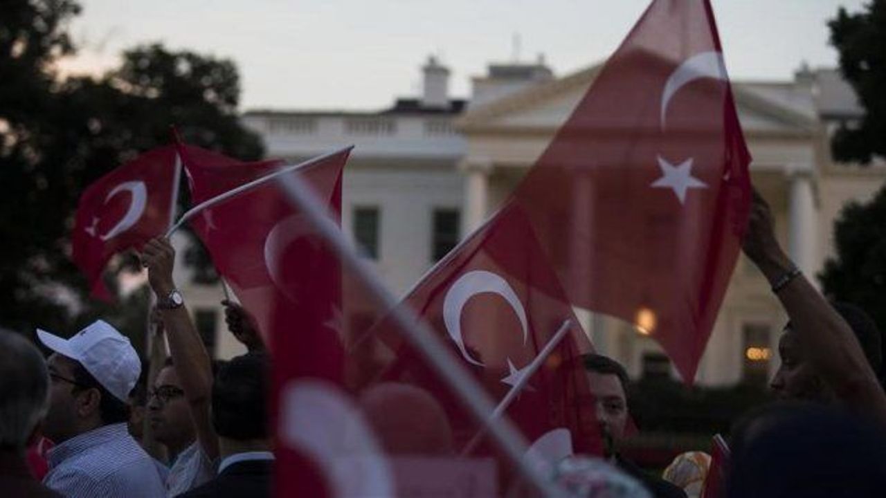 US Turks begin White House petition to extradite Gulen