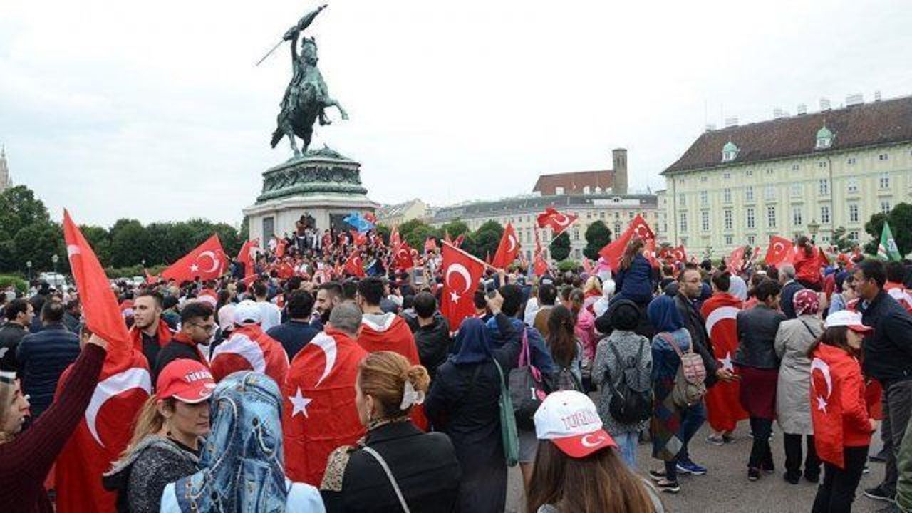 Austrian far-right concerned by Turkish anti-coup rallies
