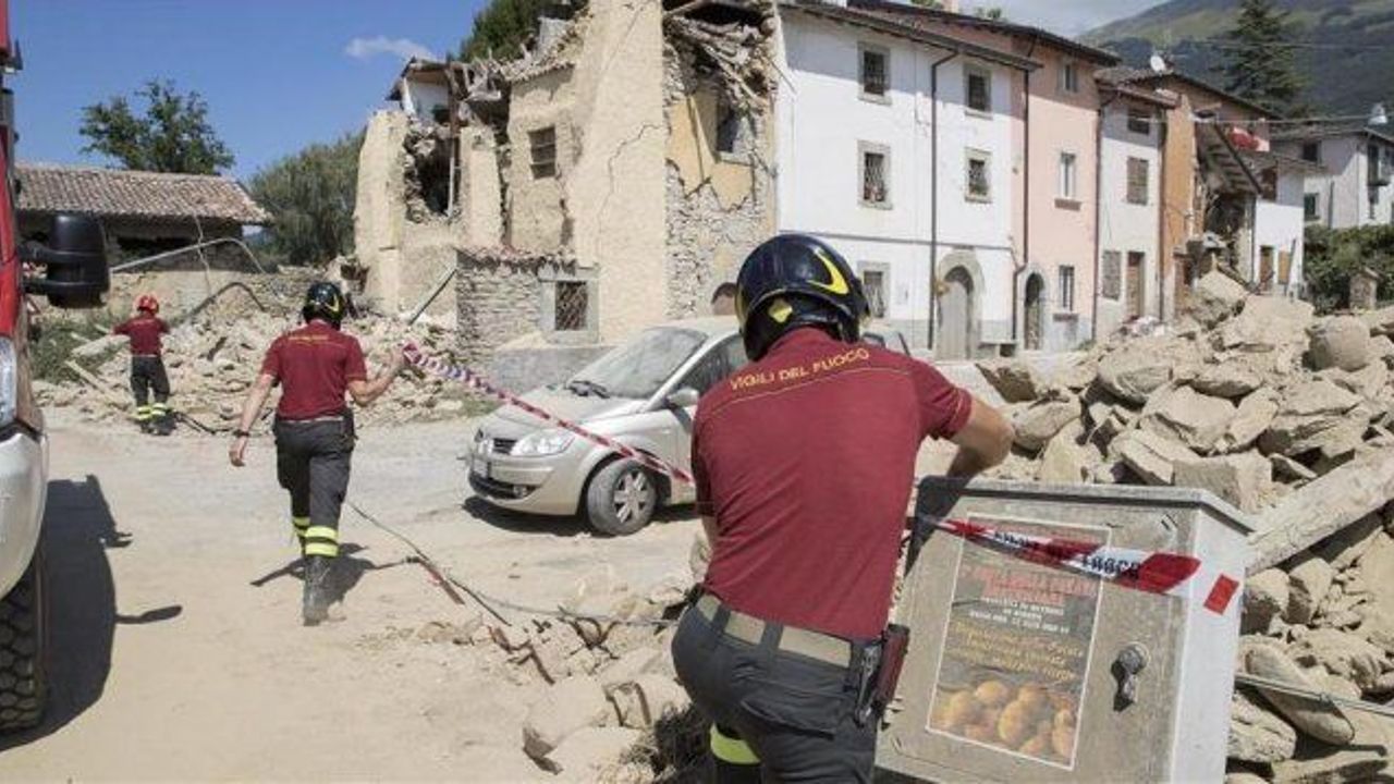 Italy mourns quake victims as funerals held