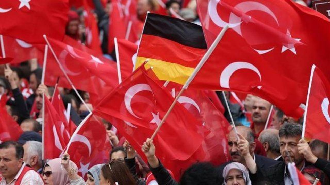 Tens of thousands celebrate coup defeat at German rally