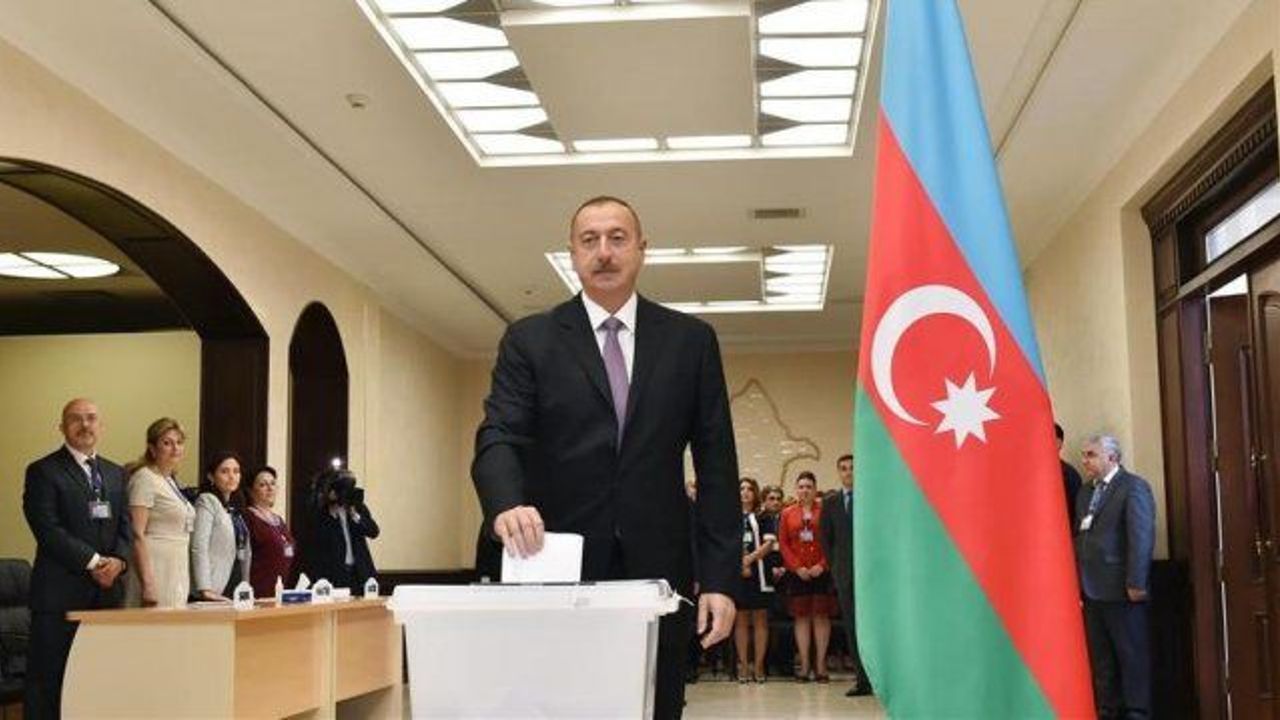 Azerbaijan votes to amend Constitution