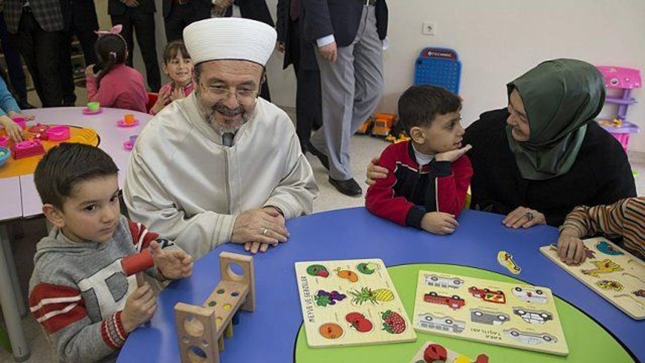 &#039;This is your home&#039;, Turkey&#039;s top cleric tells refugees