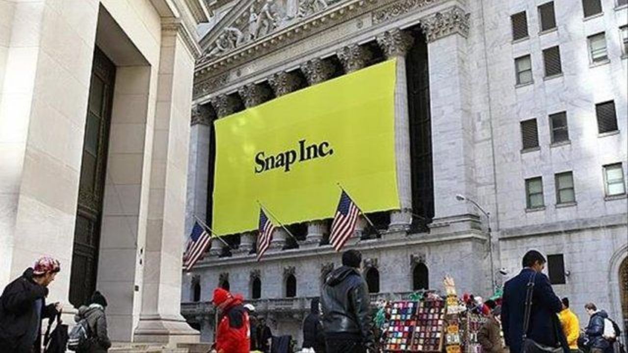 Snap shares rise 44 percent on first trading day