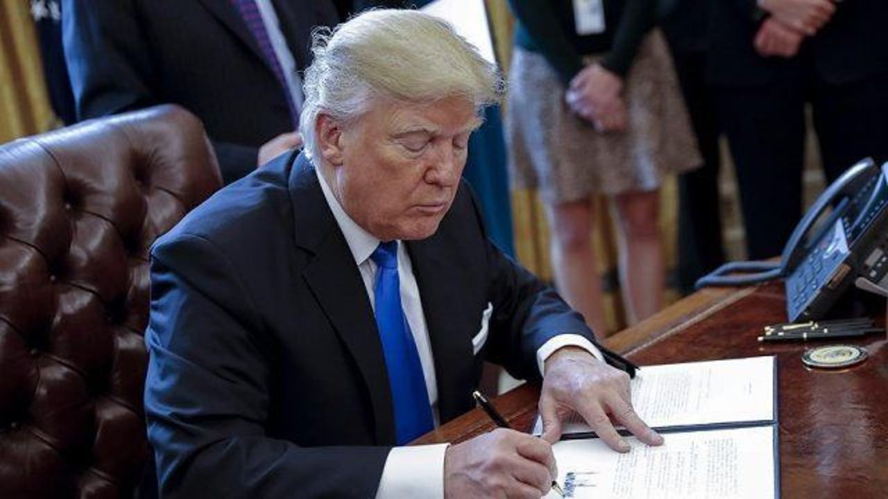 Trump signs new immigration executive order