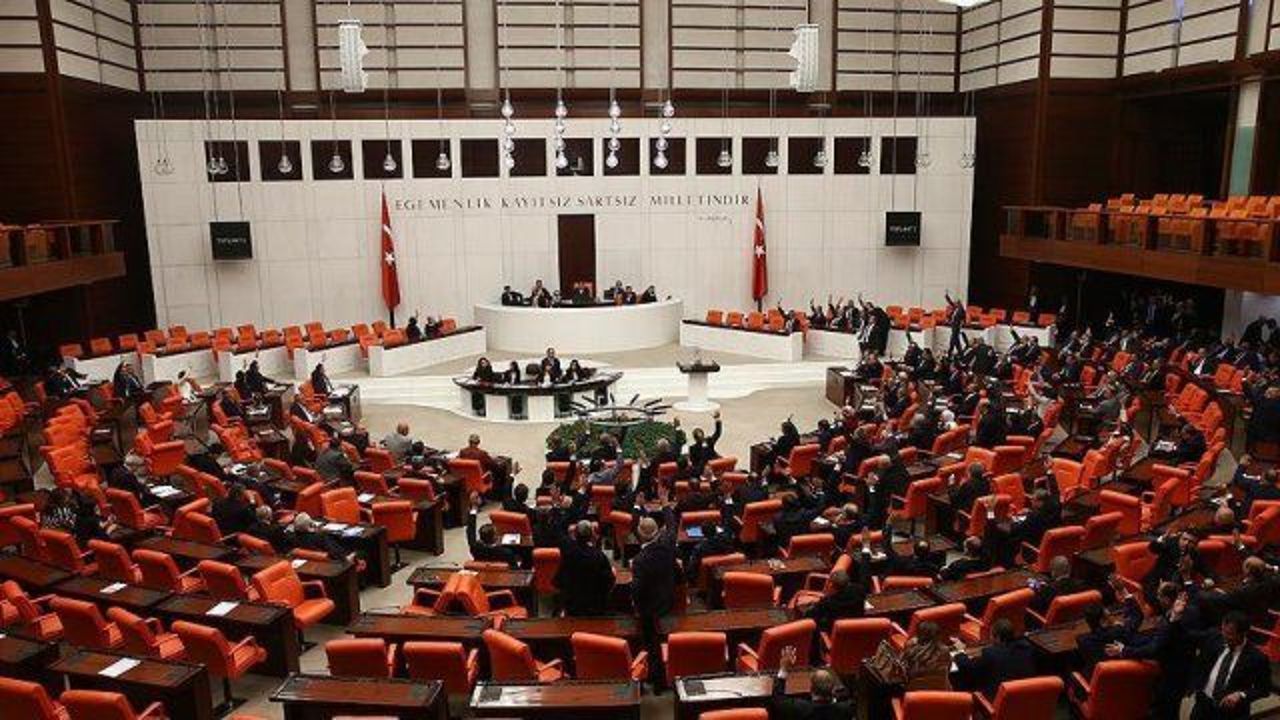 Turkish parliament extends state of emergency