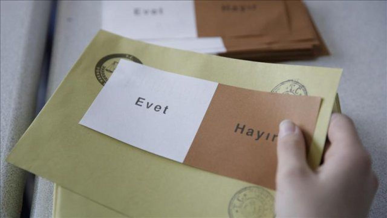 Yes votes ahead in Turkish referendum