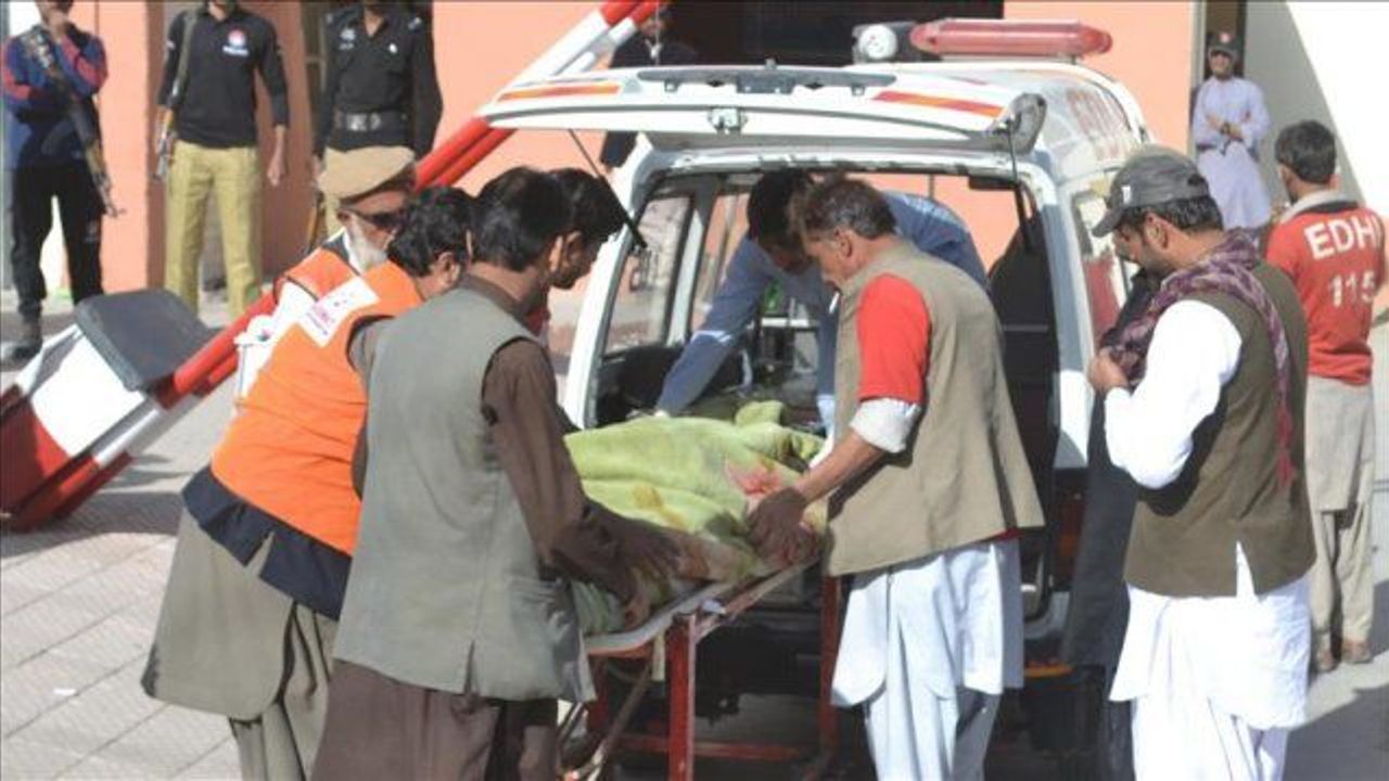 Dozens killed in suicide attack in Pakistan