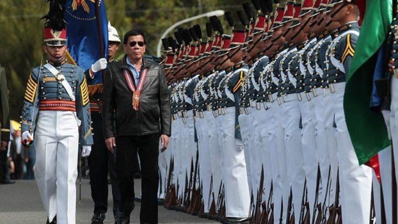 Duterte asks Putin to help crush Daesh-linked fighters