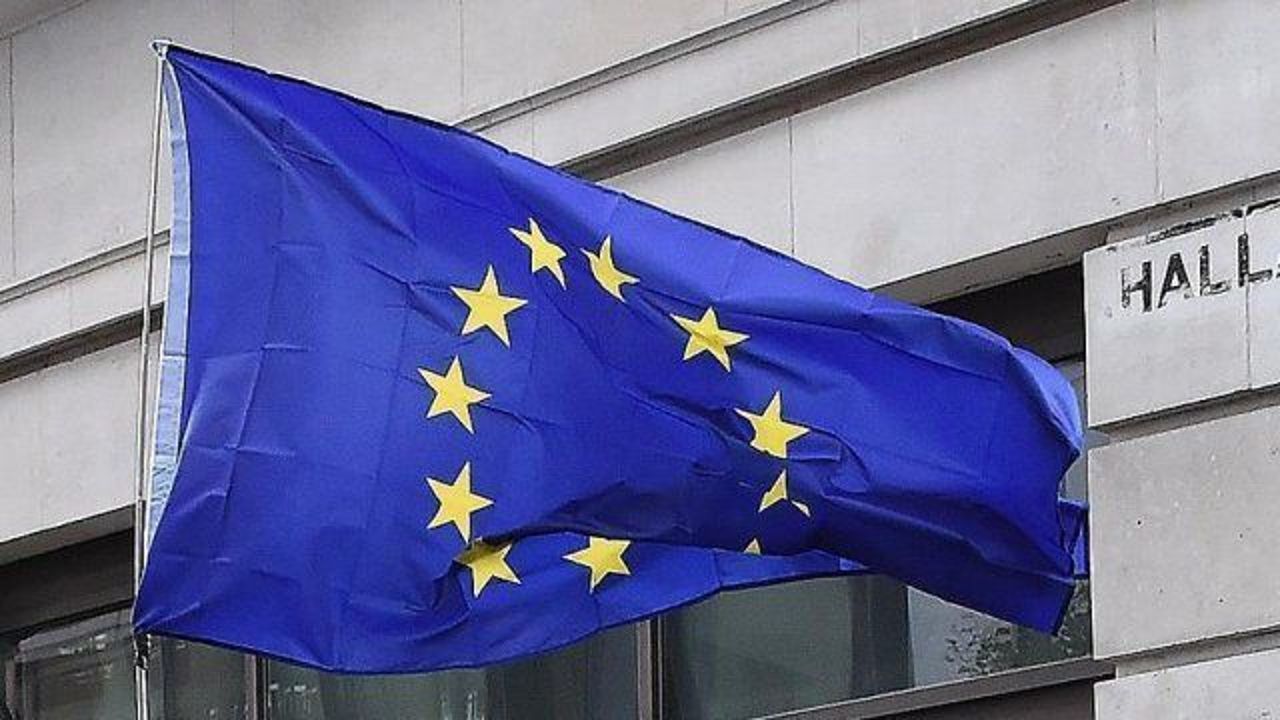 EU extends sanctions on Assad regime for another year
