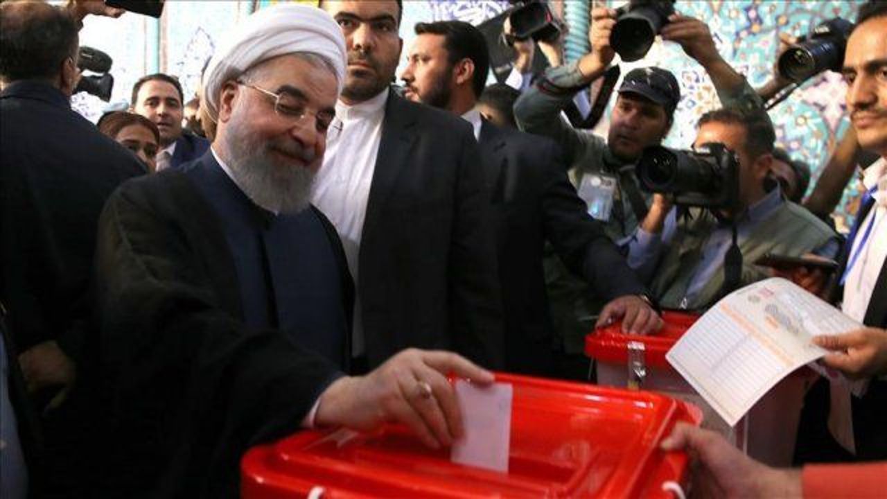 Iran&#039;s Rouhani wins re-election bid