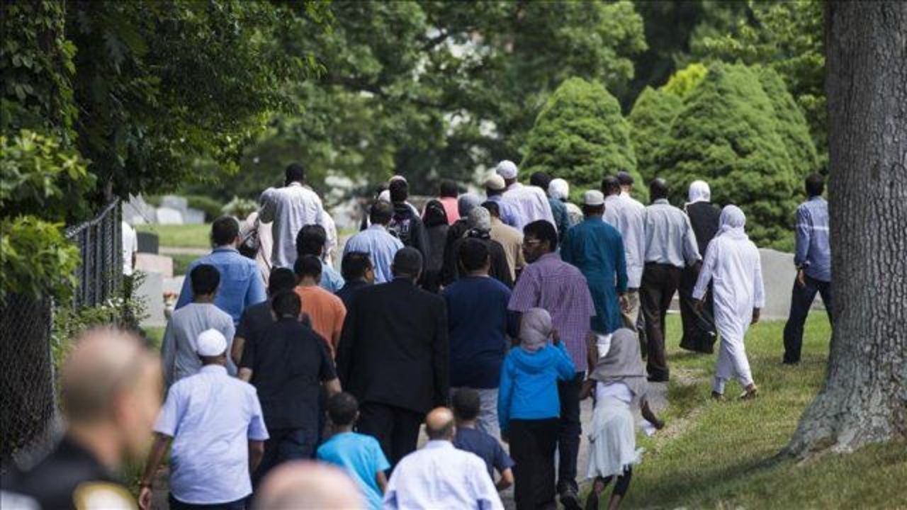 US community lays to rest slain Muslim teen
