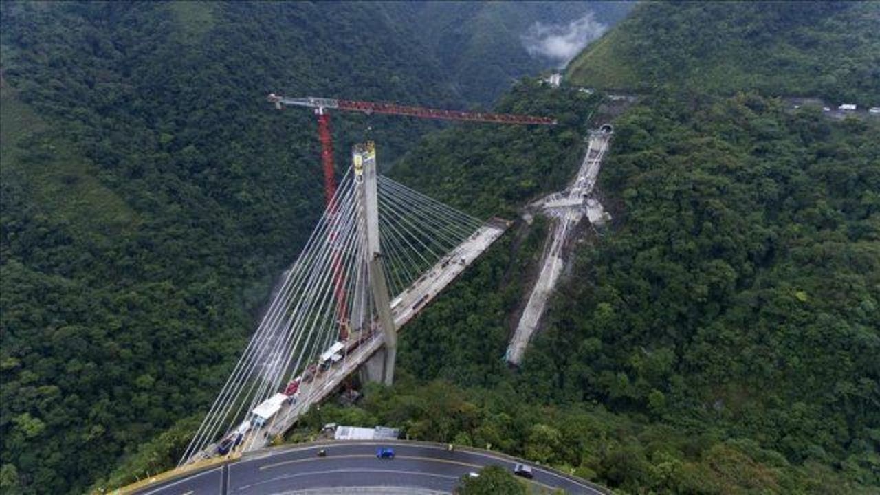 Rescue efforts at collapsed bridge end in Colombia