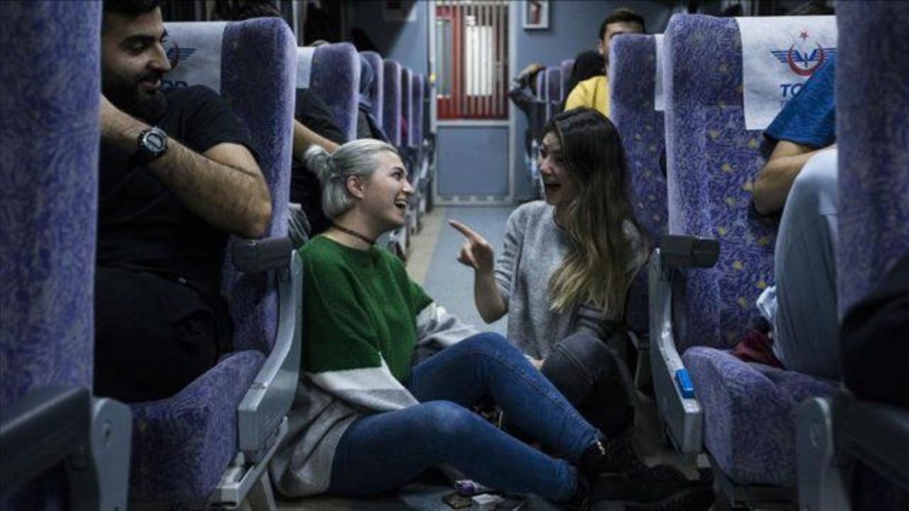 Thousands enjoy Eastern Express overnight train to Kars