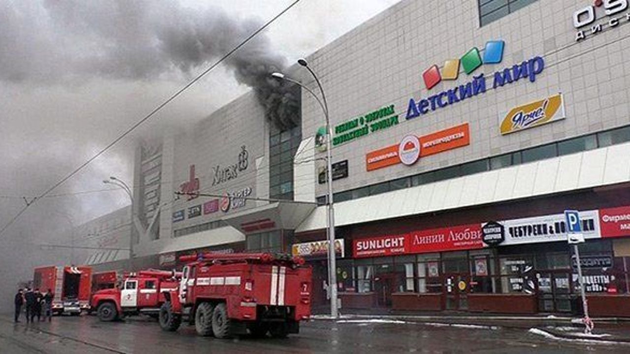Shopping mall fire in Siberia kills 37