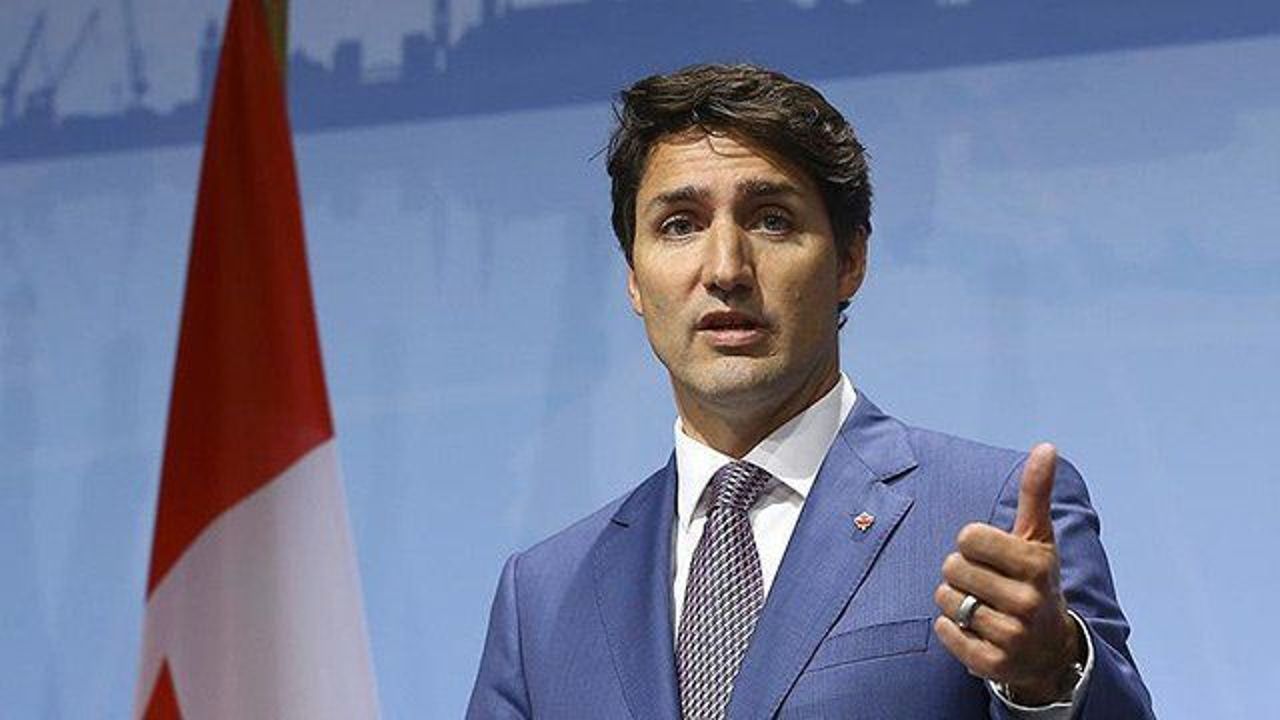 Canadians under pressure to sign new free trade pact