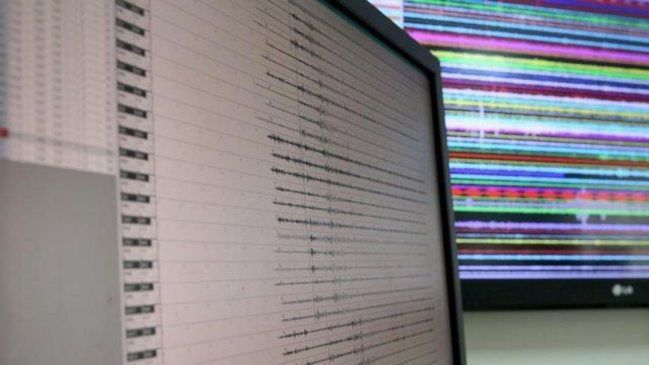 Magnitude 7.0 earthquake rocks eastern Indonesia