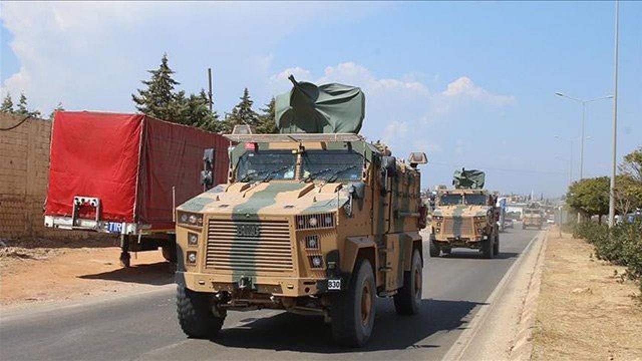 Turkey deploys more military equipment to Syrian border