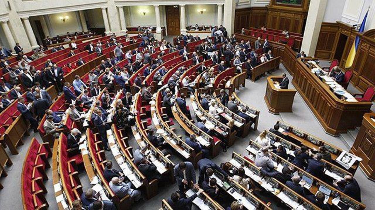Ukraine: Parliament approves martial law for 30 days