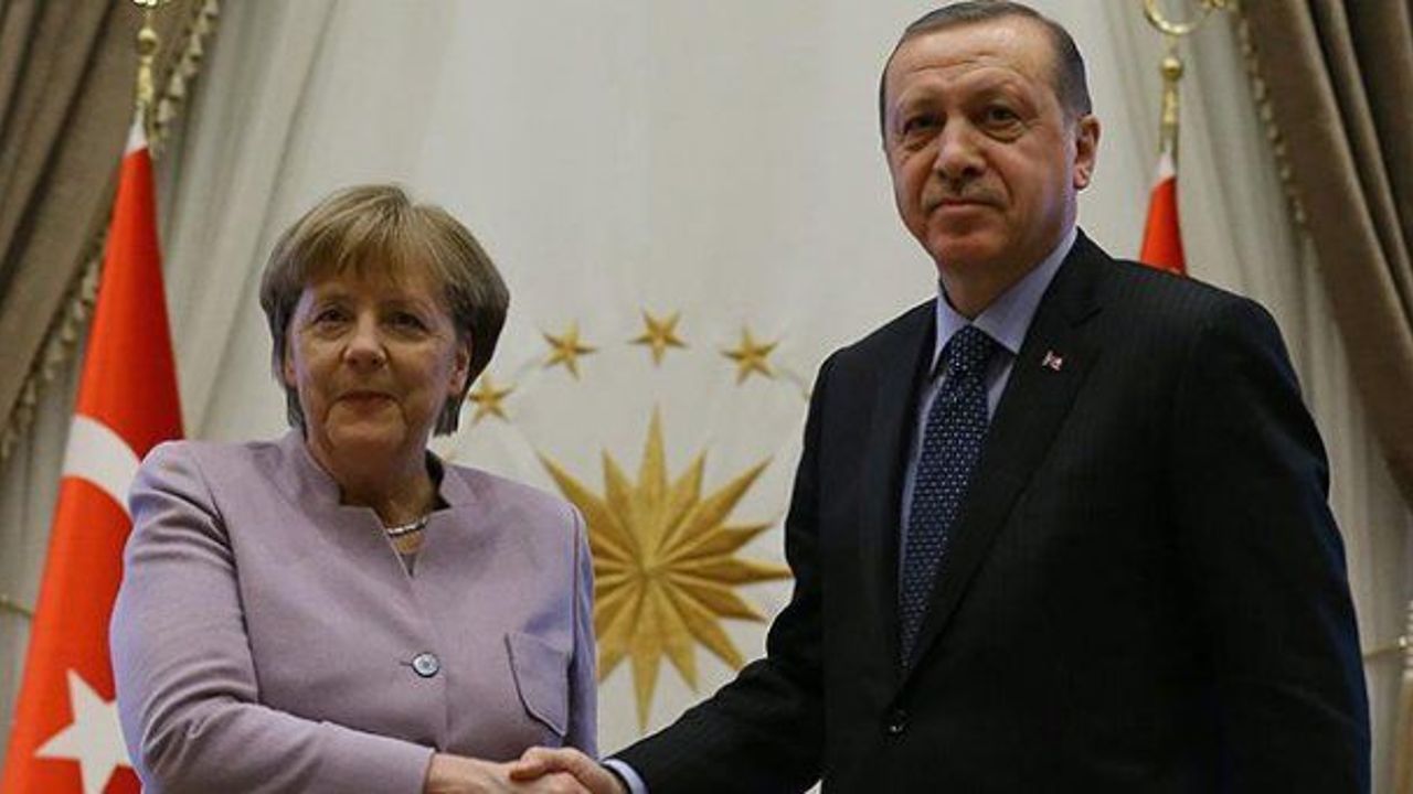 Erdogan, Merkel discuss Syria and migrants over phone
