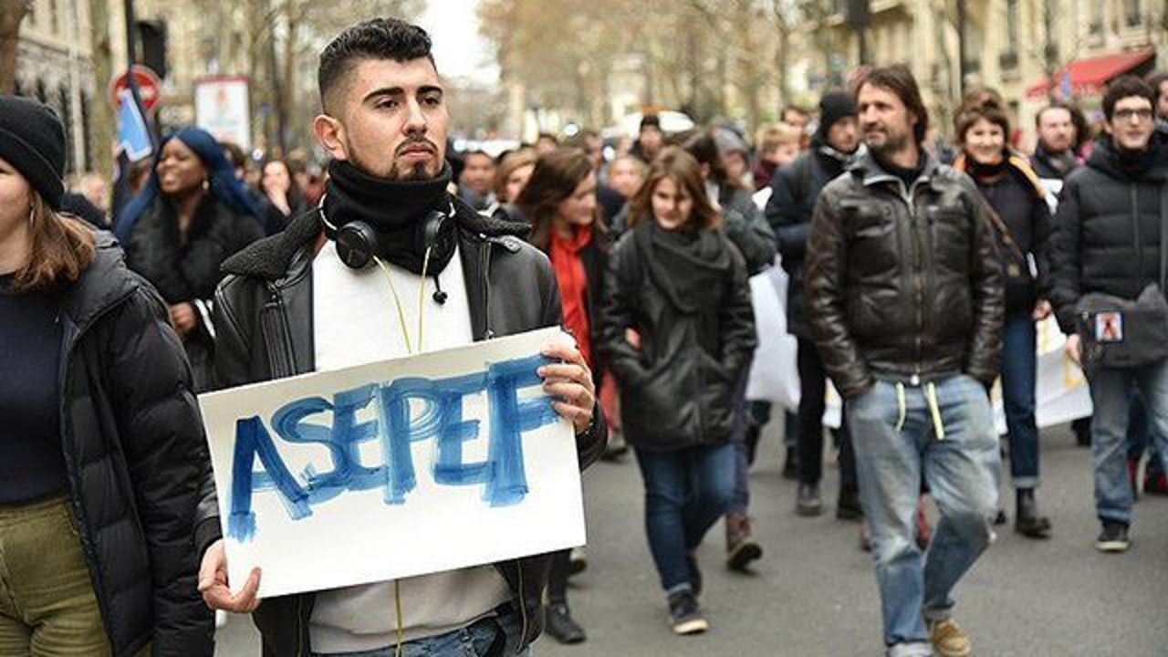 France: Students again protest education system
