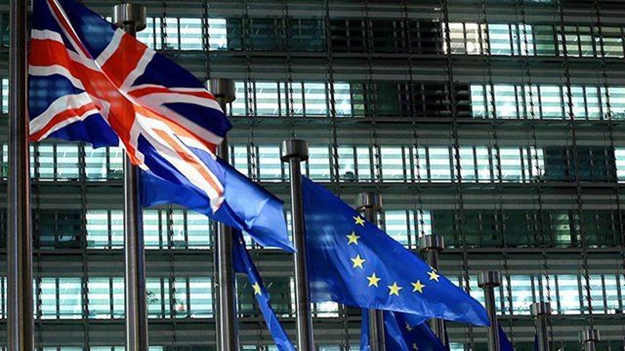 UK government publishes summary of Brexit legal advice