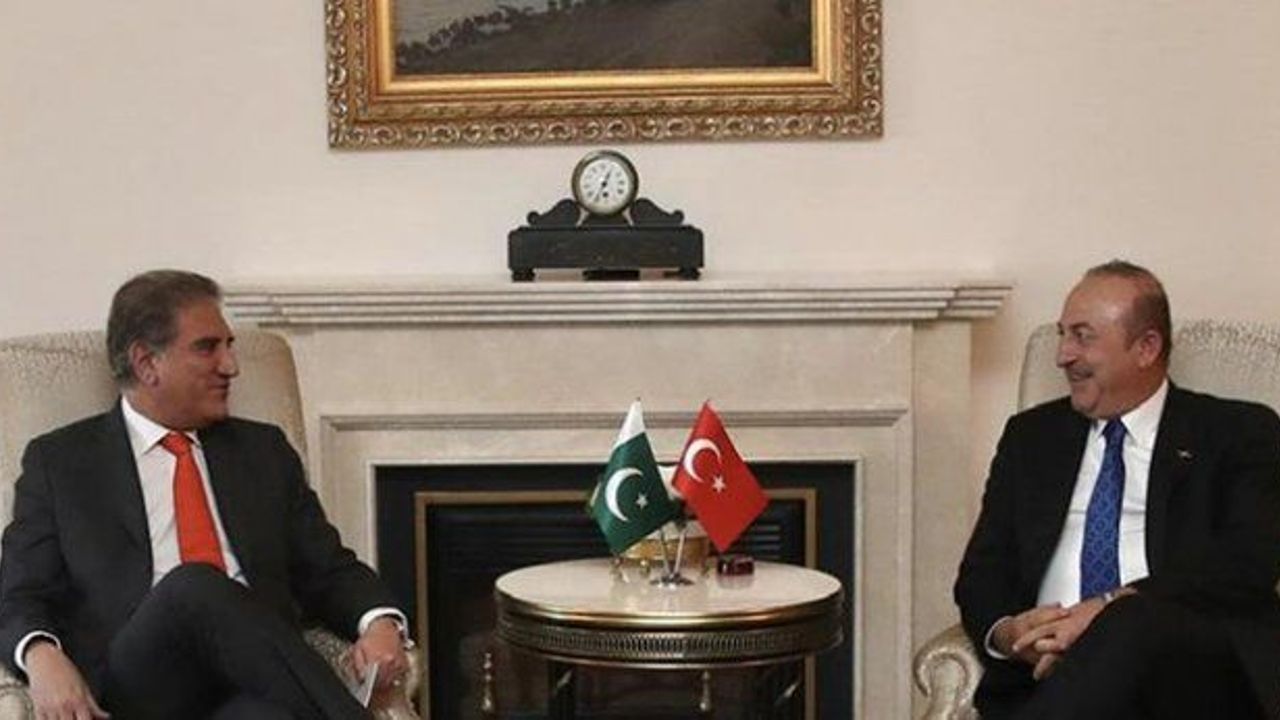 Pakistani FM hails relations with Turkey