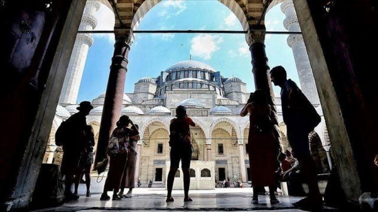 &#039;Turkey foresees to host nearly 52M tourists in 2019&#039;