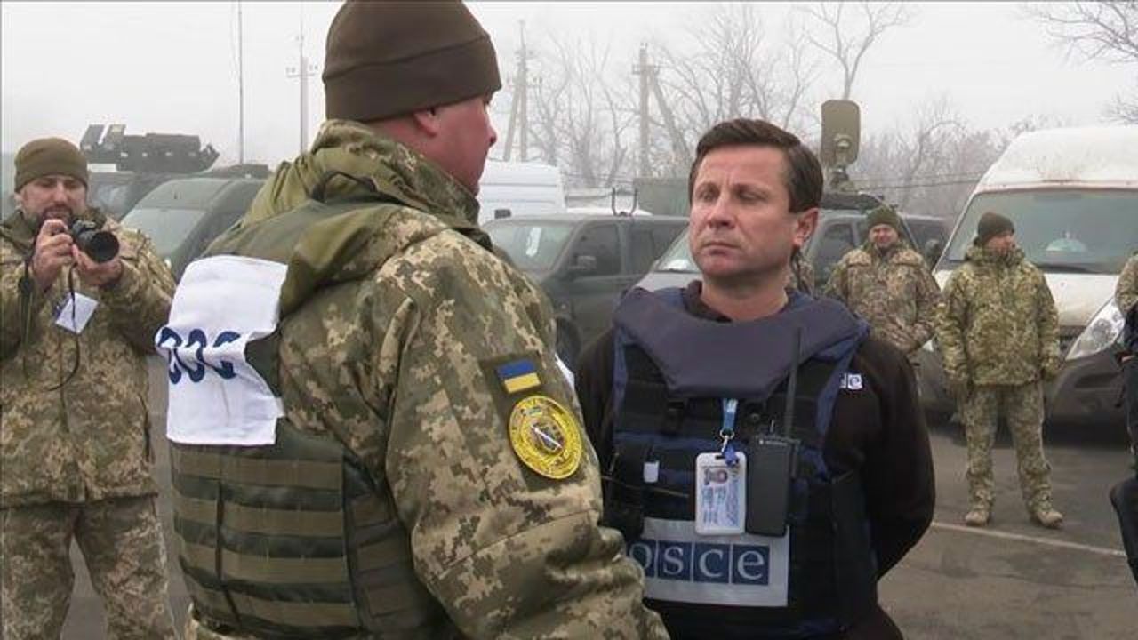 Ukraine, pro-Russia separatists complete prisoner swap