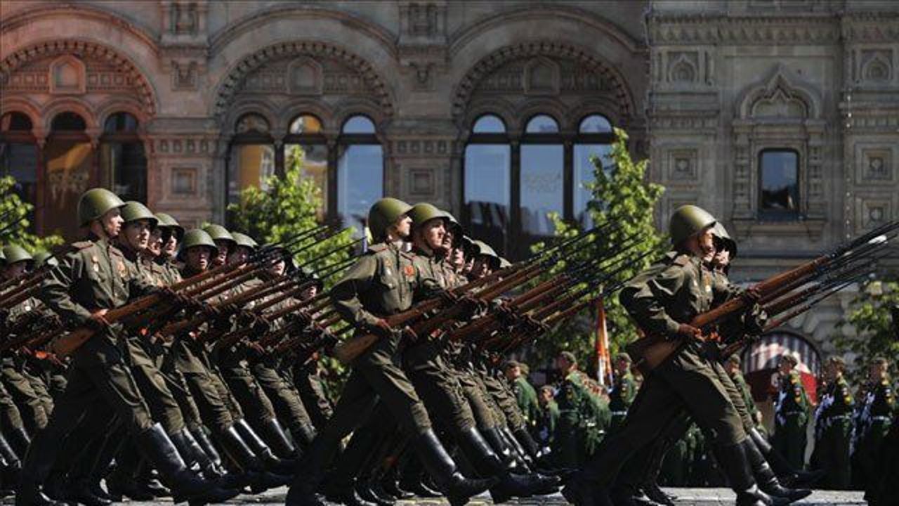Russia displays military might to mark WW II victory